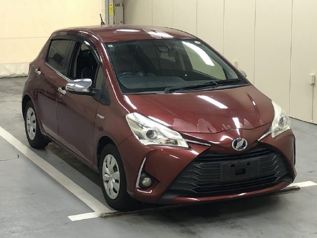 TOYOTA VITZ — фото