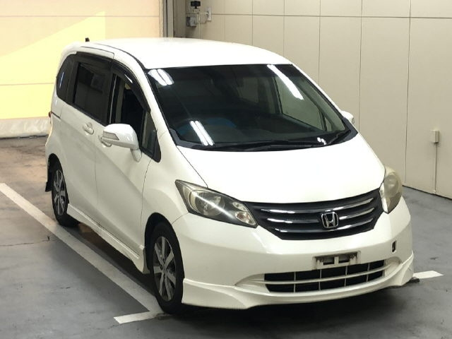 HONDA FREED — фото