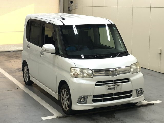 DAIHATSU TANTO — фото