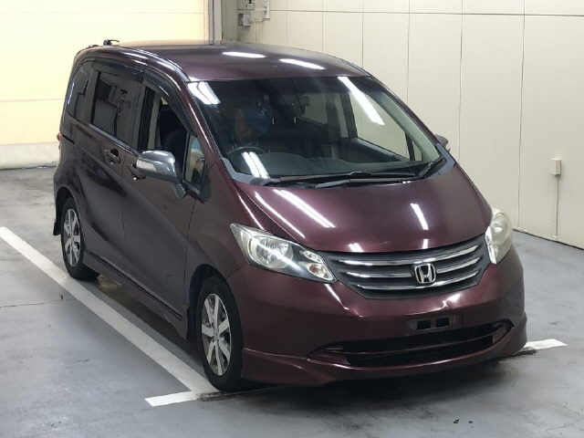 HONDA FREED — фото