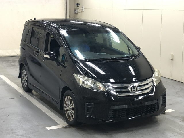 HONDA FREED — фото