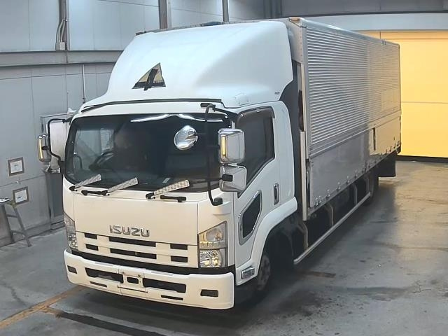 ISUZU FORWARD — фото