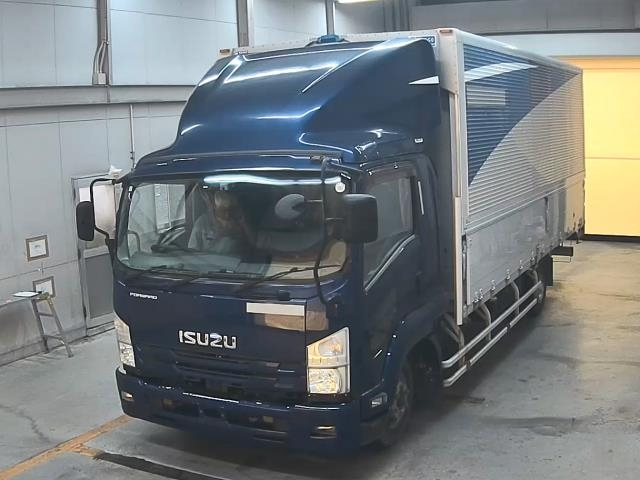 ISUZU FORWARD — фото