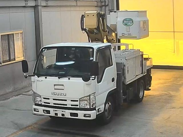 ISUZU ELF — фото