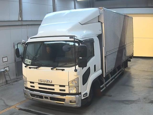 ISUZU FORWARD — фото