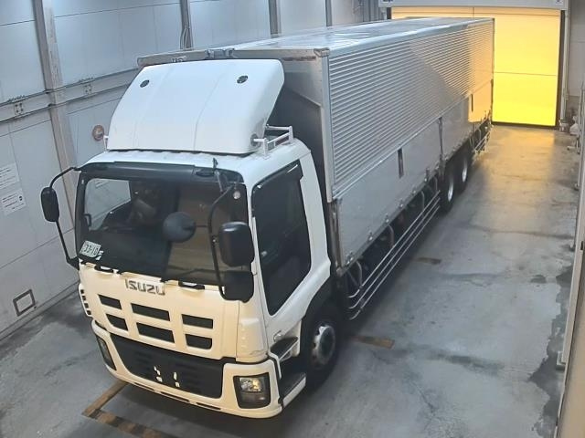 ISUZU TRUCK