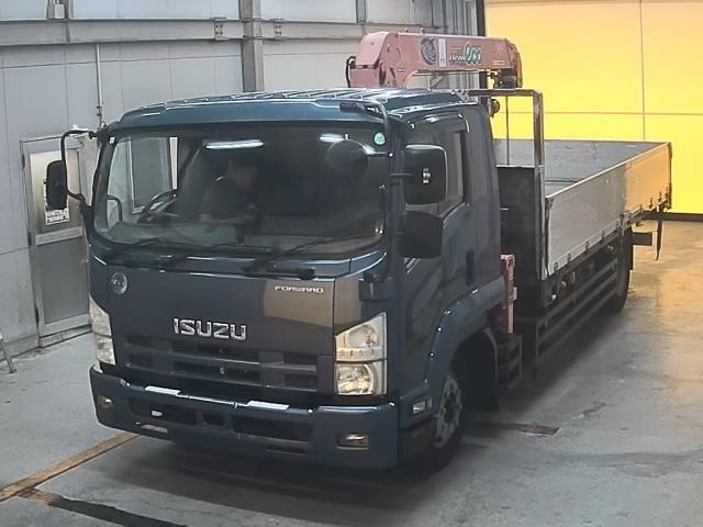 ISUZU FORWARD — фото