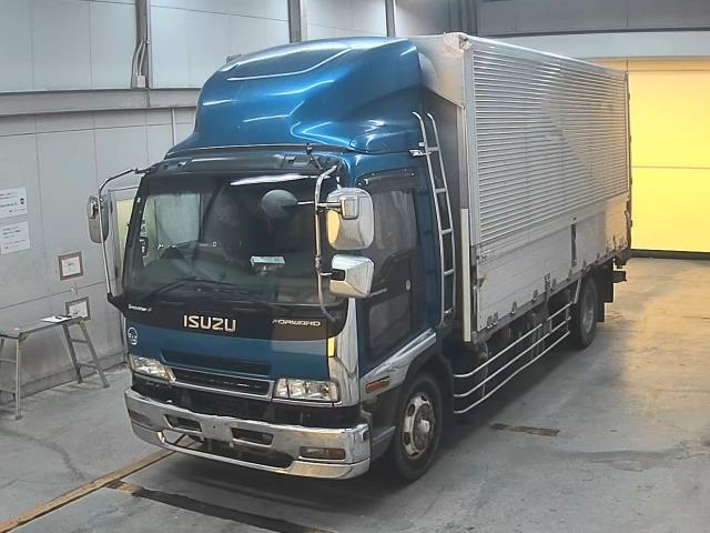 ISUZU FORWARD — фото