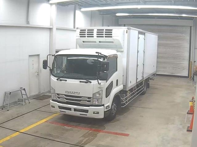 ISUZU FORWARD — фото