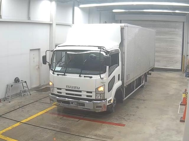 ISUZU FORWARD — фото