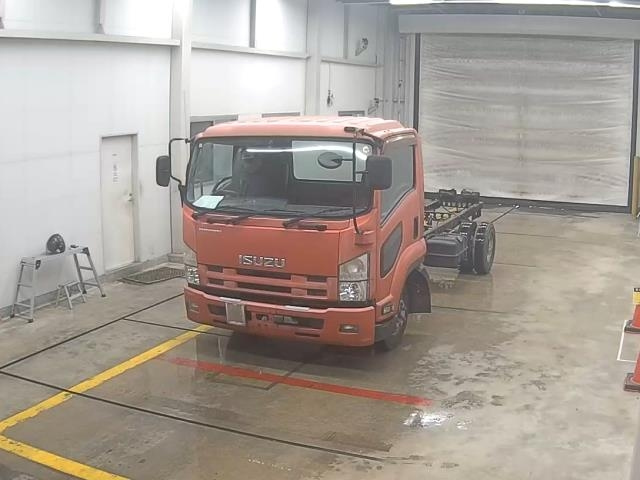 ISUZU FORWARD — фото