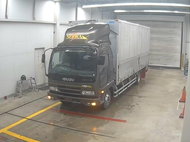 ISUZU FORWARD — фото