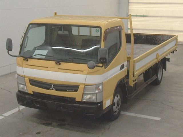 MITSUBISHI CANTER — фото