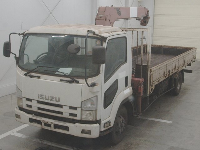 ISUZU FORWARD — фото