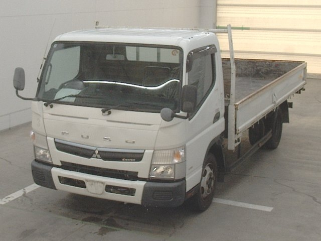 MITSUBISHI CANTER — фото
