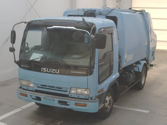 ISUZU FORWARD — фото