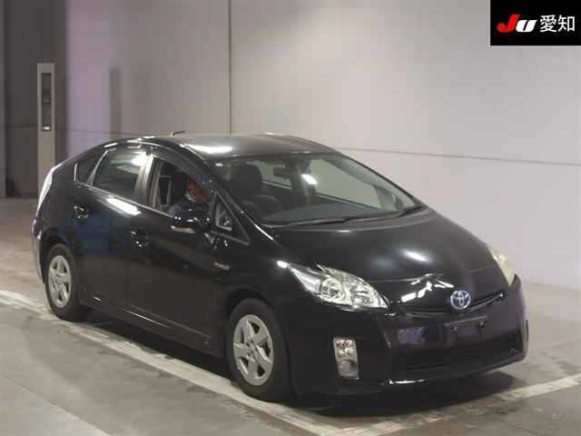 TOYOTA PRIUS — фото
