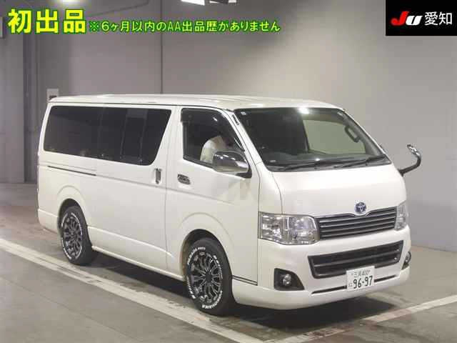 TOYOTA HIACE — фото