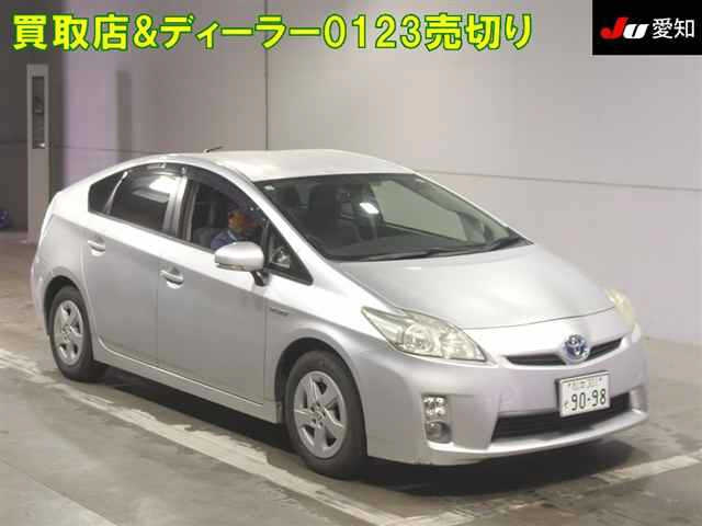 TOYOTA PRIUS — фото