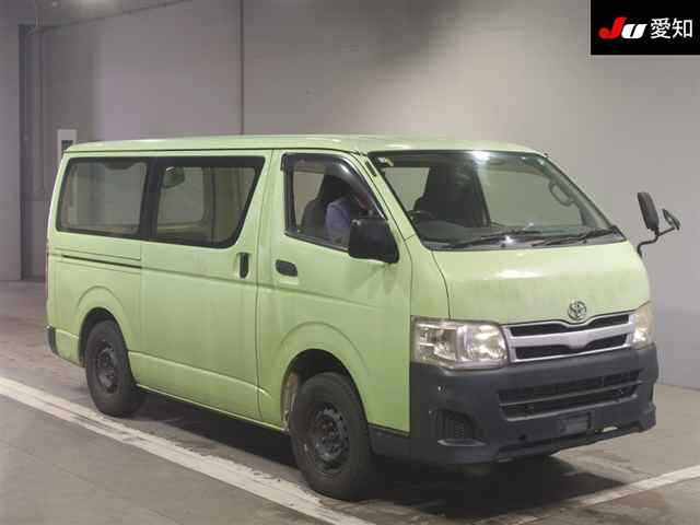 TOYOTA HIACE — фото