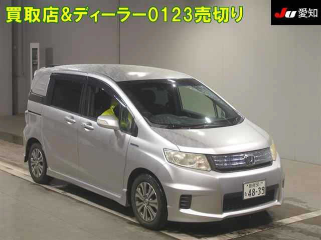 HONDA FREED — фото