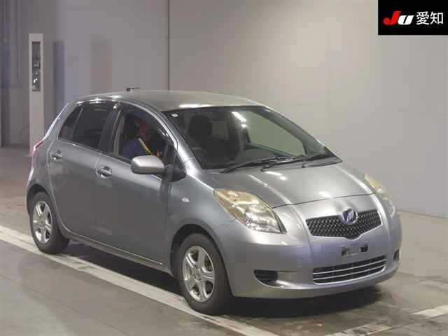 TOYOTA VITZ — фото