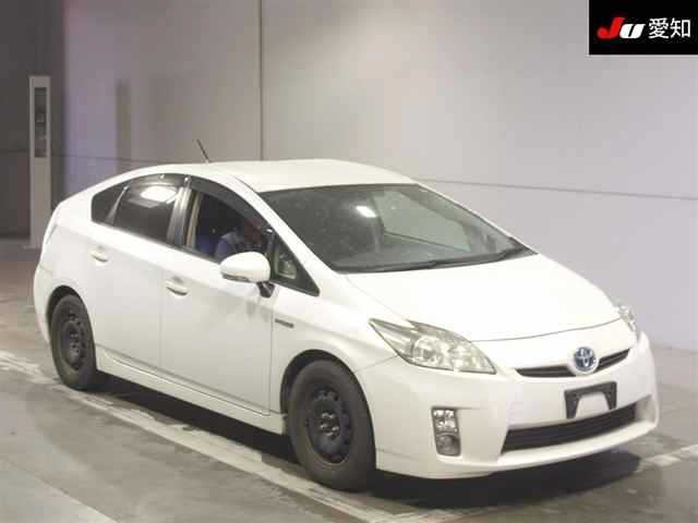 TOYOTA PRIUS — фото