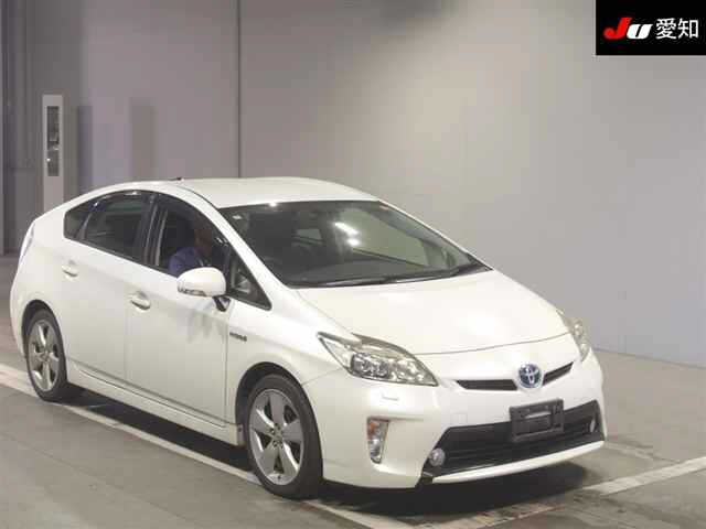 TOYOTA PRIUS — фото