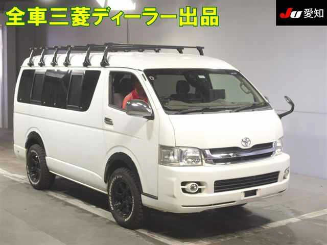 TOYOTA HIACE — фото