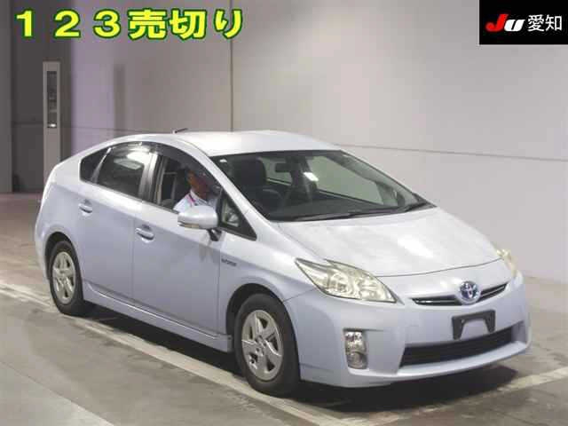 TOYOTA PRIUS — фото