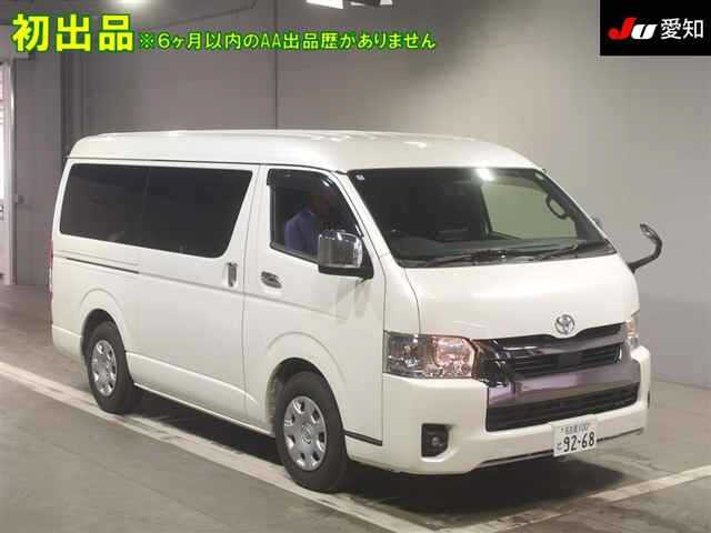 TOYOTA HIACE — фото