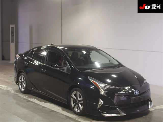TOYOTA PRIUS — фото