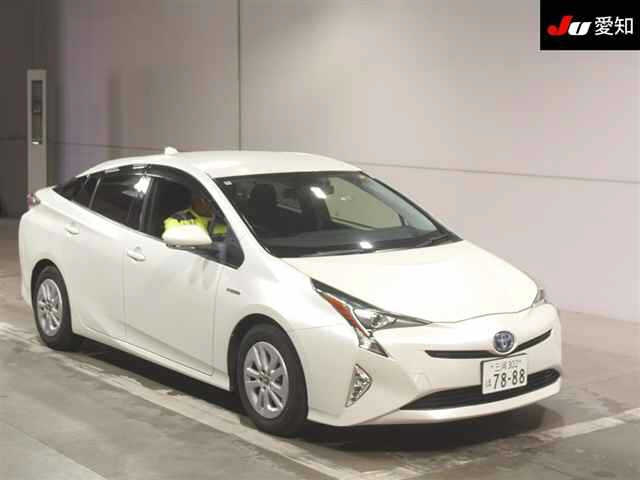 TOYOTA PRIUS — фото