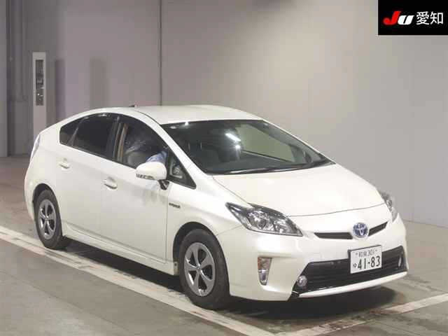 TOYOTA PRIUS — фото