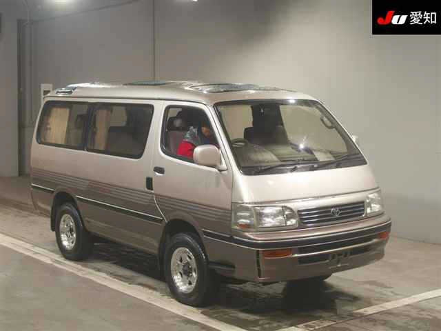 TOYOTA HIACE — фото
