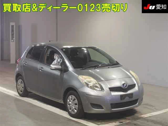 TOYOTA VITZ — фото