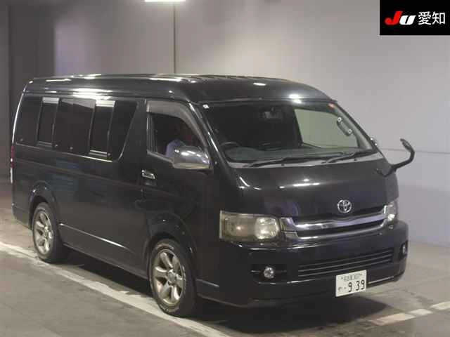 TOYOTA HIACE — фото