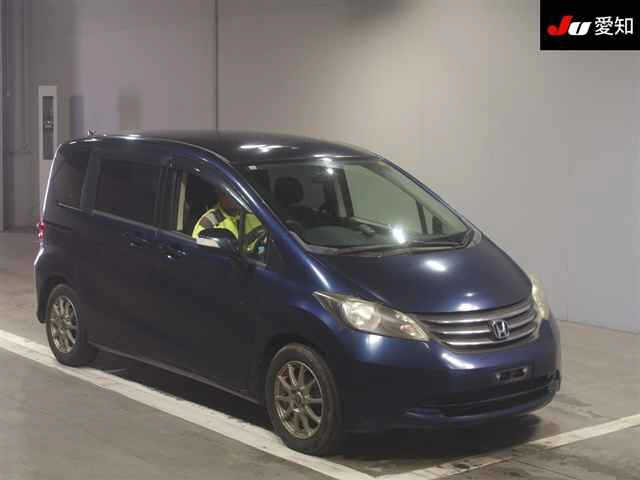HONDA FREED — фото