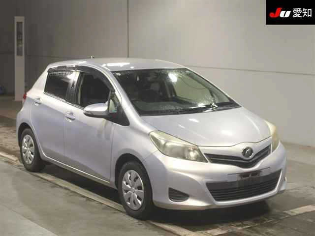 TOYOTA VITZ — фото