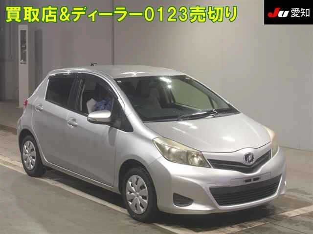 TOYOTA VITZ — фото