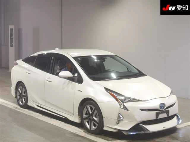 TOYOTA PRIUS — фото