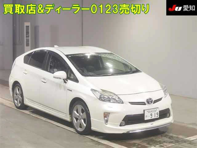 TOYOTA PRIUS — фото