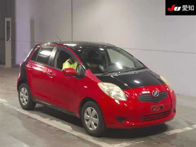 TOYOTA VITZ — фото