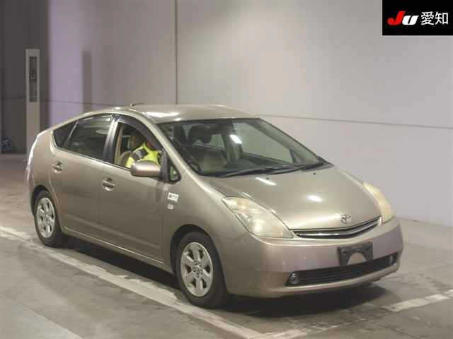 TOYOTA PRIUS — фото