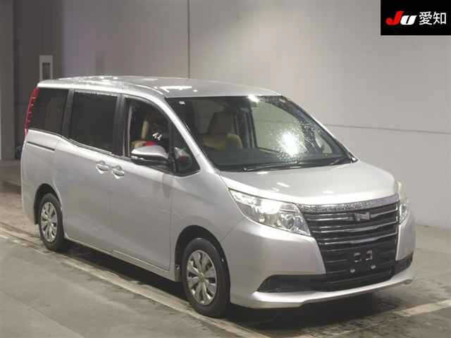 TOYOTA NOAH — фото