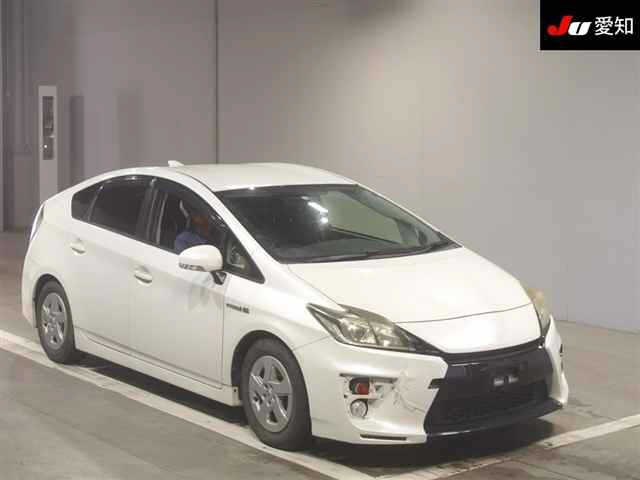 TOYOTA PRIUS — фото