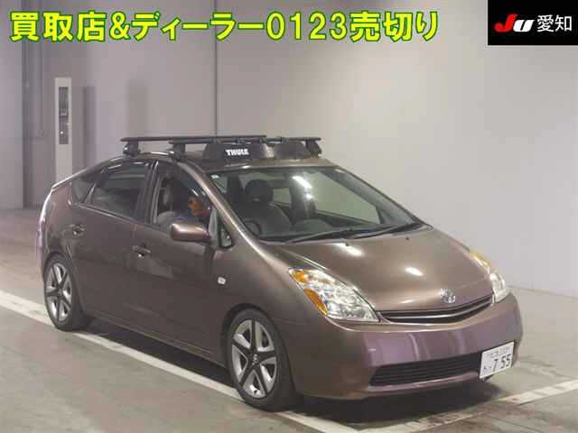 TOYOTA PRIUS — фото