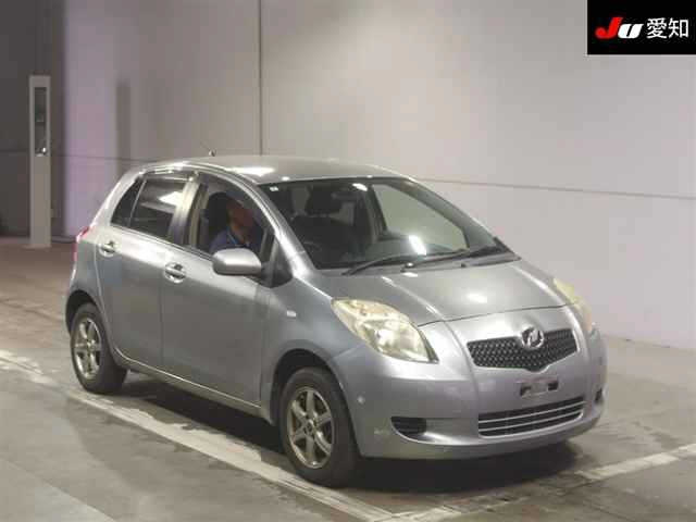 TOYOTA VITZ — фото