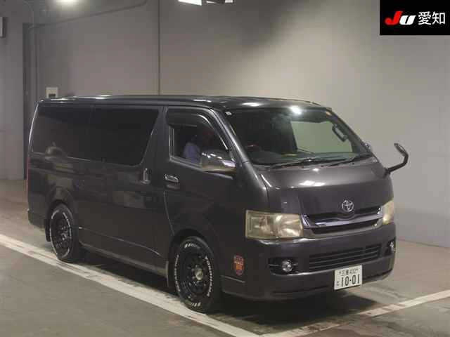 TOYOTA HIACE — фото