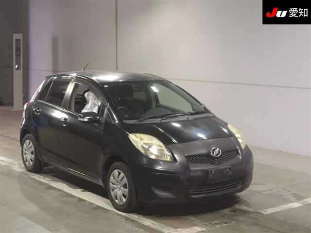 TOYOTA VITZ — фото
